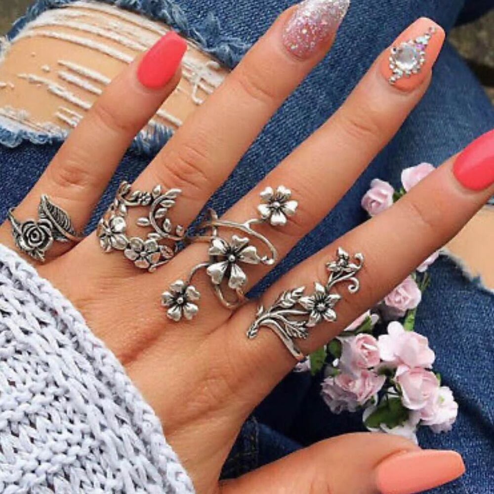 Super cute set of 4 Boho rings!